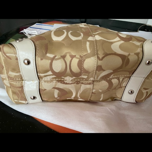 Beautiful Coach bag - Picture 5 of 6